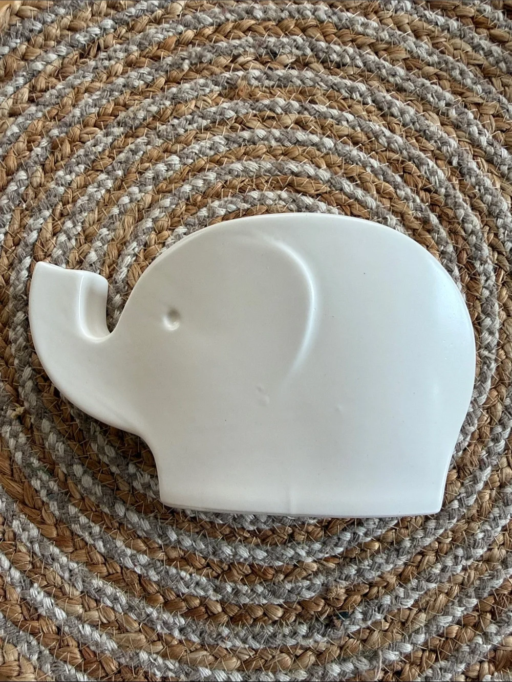 Fred and Friends White Elephant Ceramic Olive /Pistachio Dish🐘NWOB